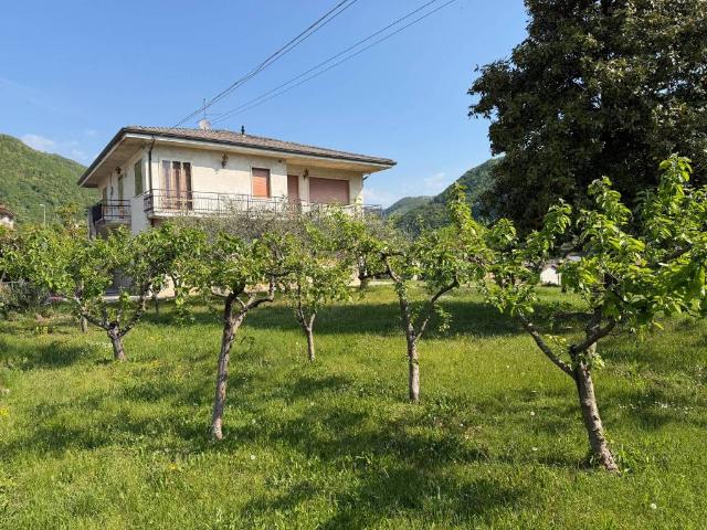 Villa in vendita a Badia Calavena VR