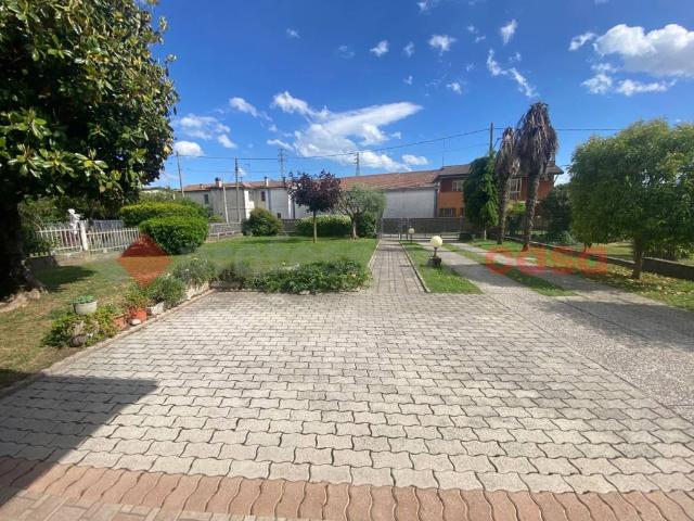 Casa indipendente in vendita a Badia Polesine RO