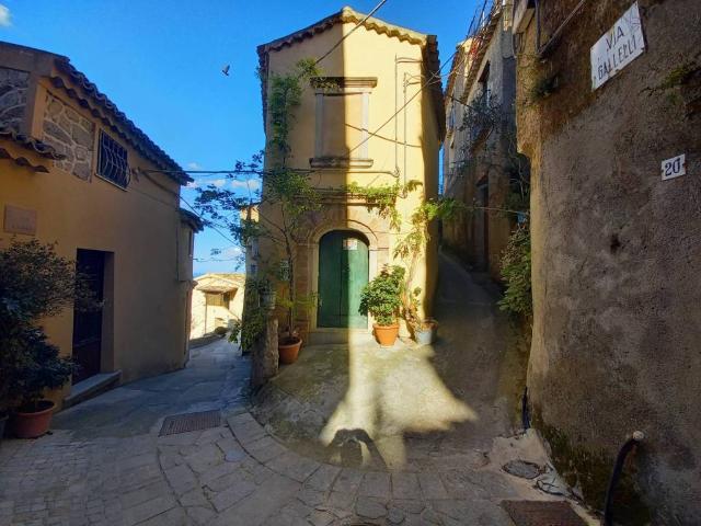 Appartamento in vendita a Badolato CZ