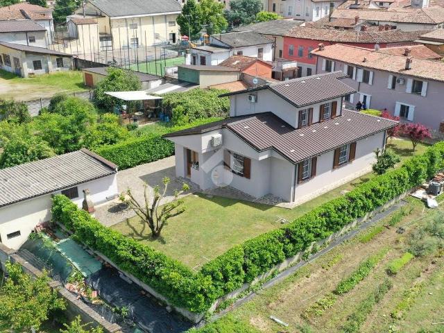 Villa in vendita a Bagnolo Cremasco CR
