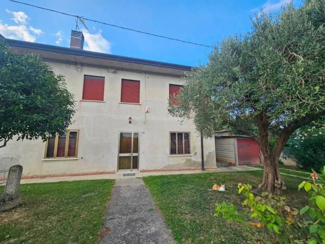 Villa in vendita a Bagnolo di Po RO