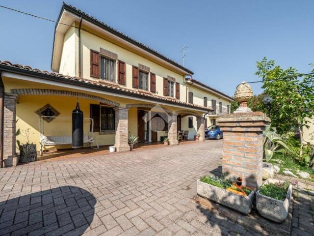 Villa in vendita a Bagnolo in Piano RE