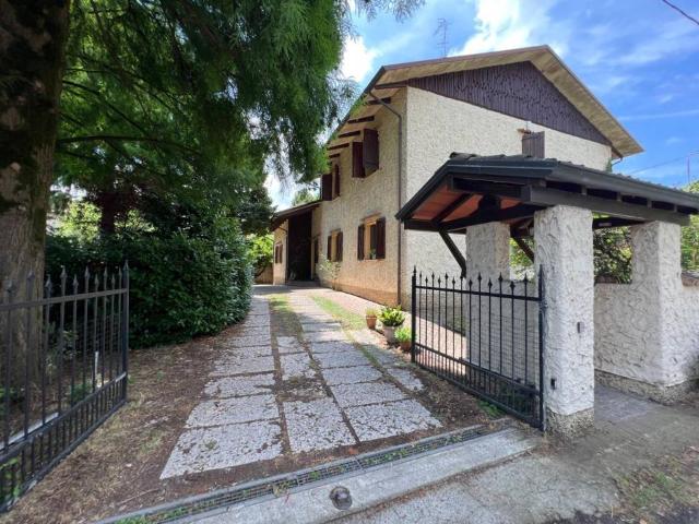 Villa in vendita a Bagnolo in Piano RE
