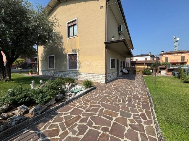 Villa in vendita a Bagnolo Mella BS