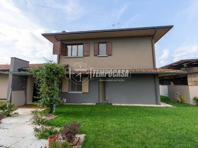 Villa in vendita a Bagnolo Mella BS
