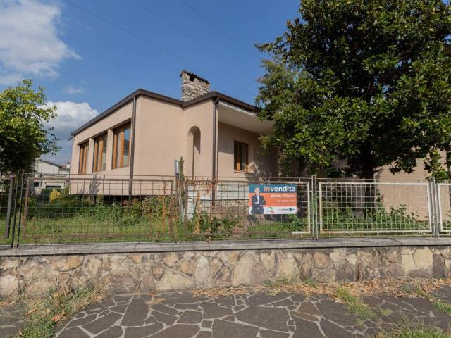 Villa in vendita a Bagnolo Mella BS