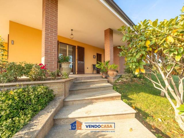 Villa in vendita a Bagnolo Piemonte CN
