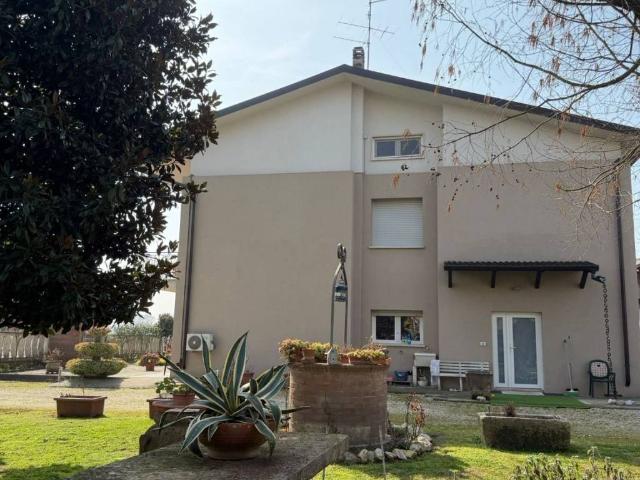 Villa in vendita a Bagnolo San Vito MN