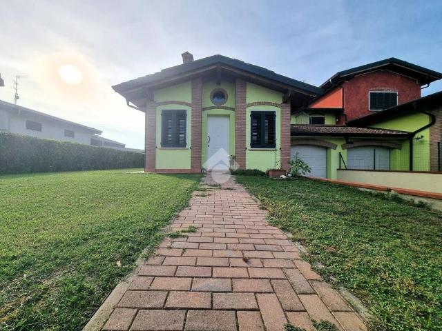 Villa in vendita a Bagnolo San Vito MN