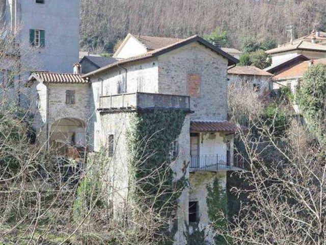 Villa in vendita a Bagnone MS