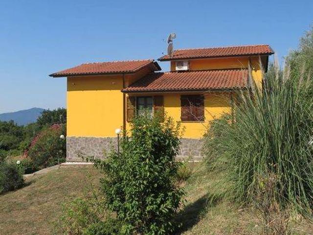 Villa in vendita a Bagnone MS