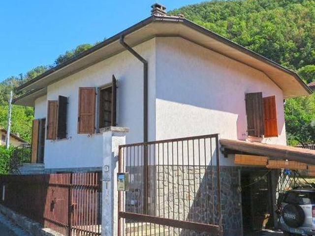 Villa in vendita a Bagnone MS