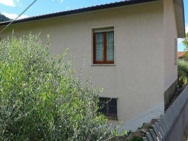Villa in vendita a Bagnone MS
