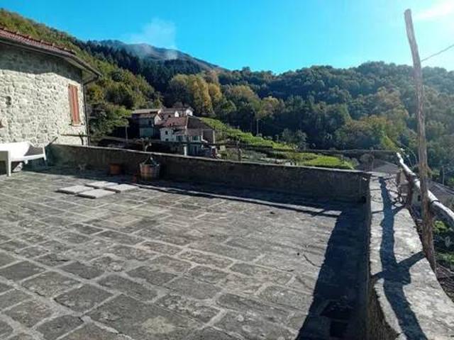 Villa in vendita a Bagnone MS