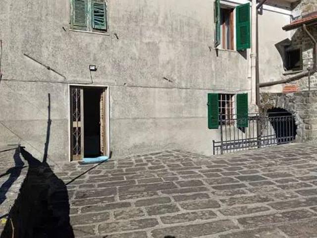 Villa in vendita a Bagnone MS