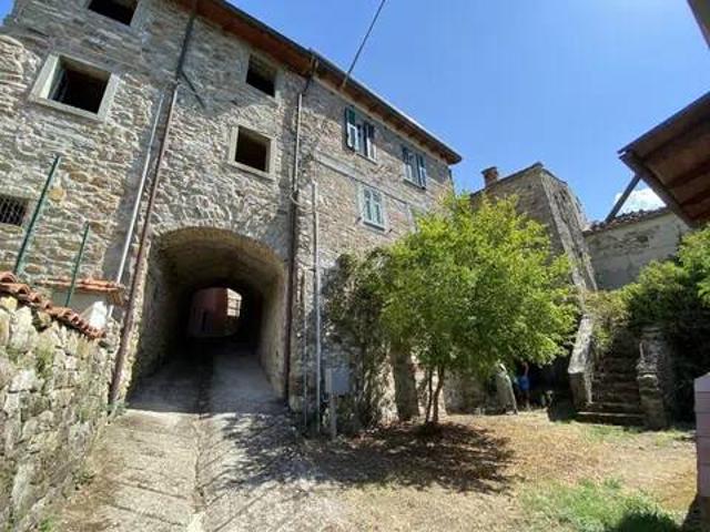 Villa in vendita a Bagnone MS