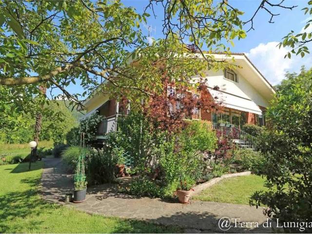 Villa in vendita a Bagnone MS