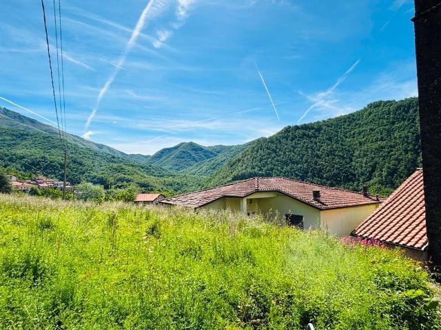 Villa in vendita a Bagnone MS