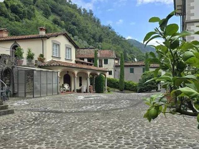 Villa in vendita a Bagni di Lucca LU