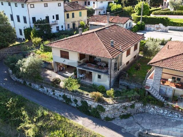 Villa in vendita a Bagni di Lucca LU