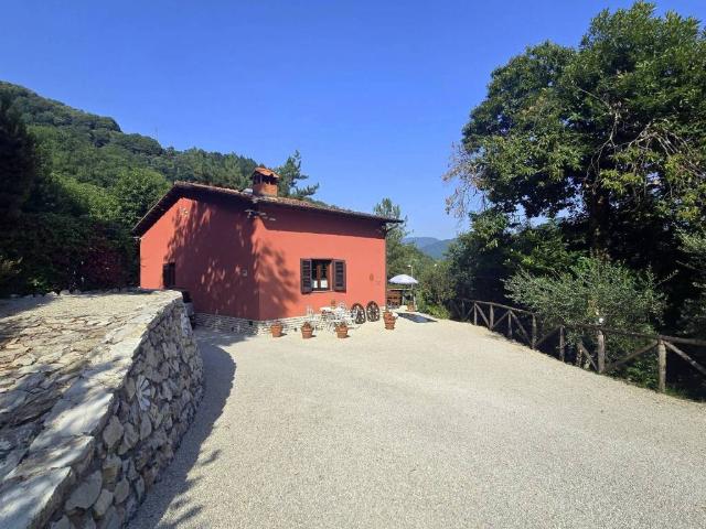 Villa in vendita a Bagni di Lucca LU