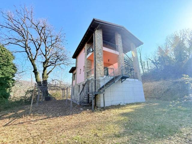 Villa in vendita a Baiso RE