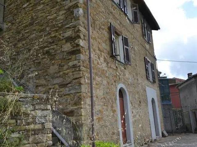 Villa in vendita a Bajardo IM