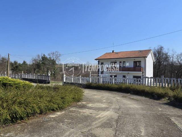Villa in vendita a Baldissero d'Alba CN