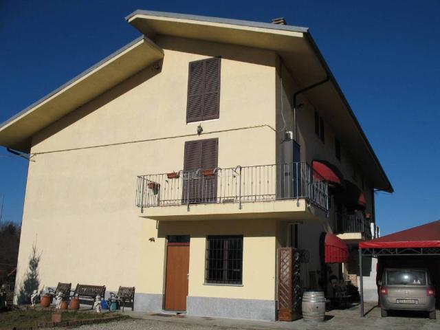 Villa in vendita a Baldissero d'Alba CN