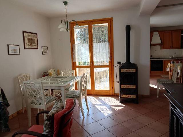 Villa in vendita a Ballabio LC