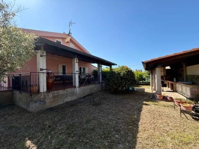Villa in vendita a Barcellona Pozzo di Gotto ME