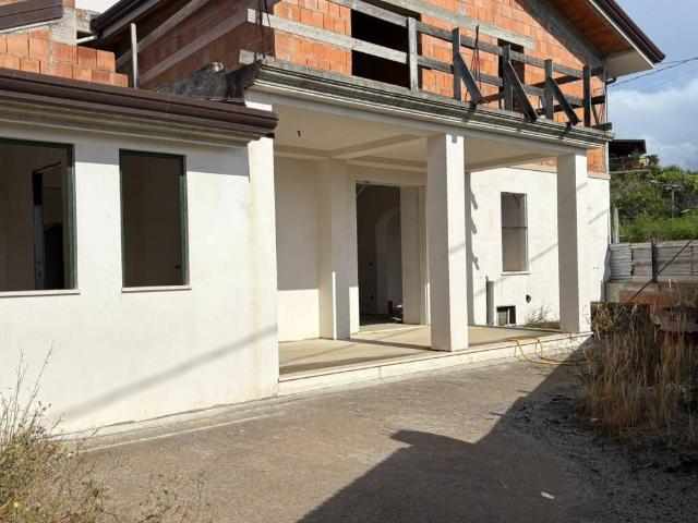 Villa in vendita a Barcellona Pozzo di Gotto ME