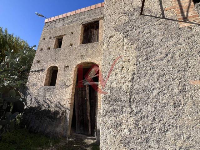 Villa in vendita a Barcellona Pozzo di Gotto ME