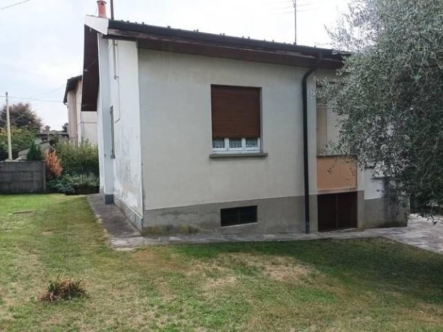 Villa in vendita a Barasso VA