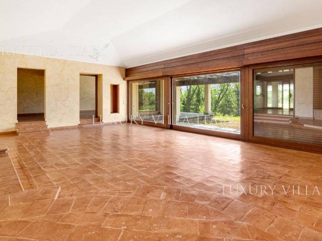 Villa in vendita a Barasso VA