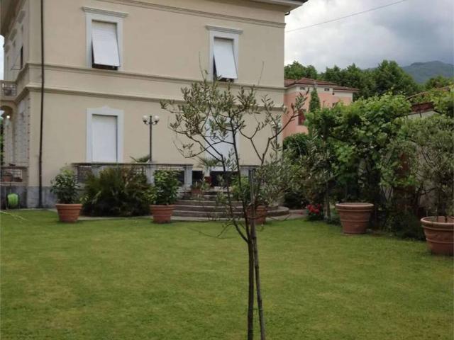 Villa in vendita a Barga LU