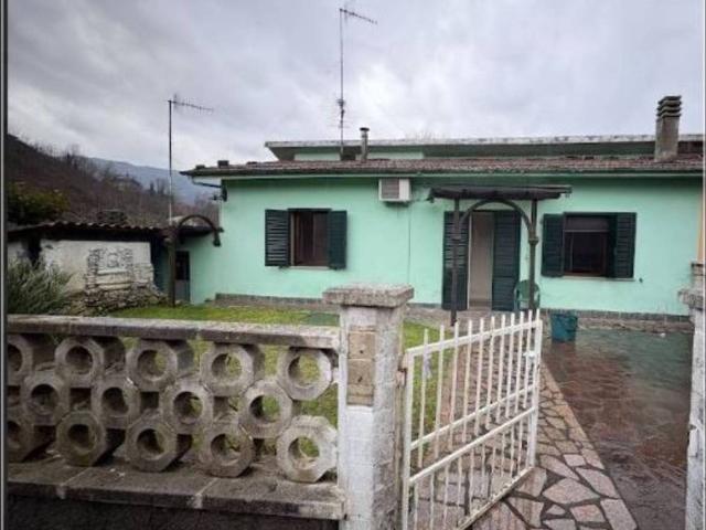 Villa in vendita a Barga LU