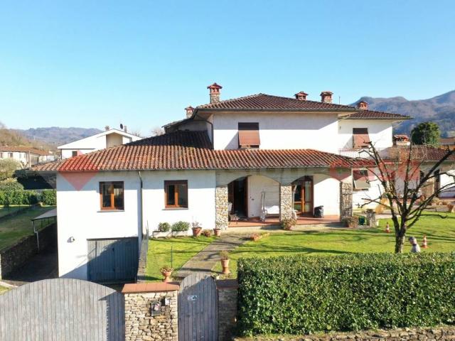 Villa in vendita a Barga LU