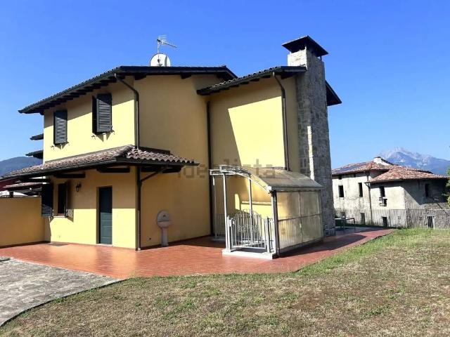 Villa in vendita a Barga LU