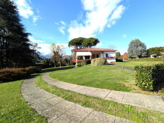 Villa in vendita a Barga LU