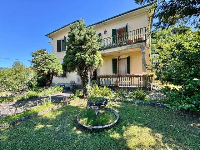 Villa in vendita a Barga LU