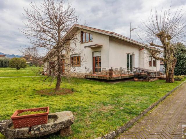 Villa in vendita a Barga LU