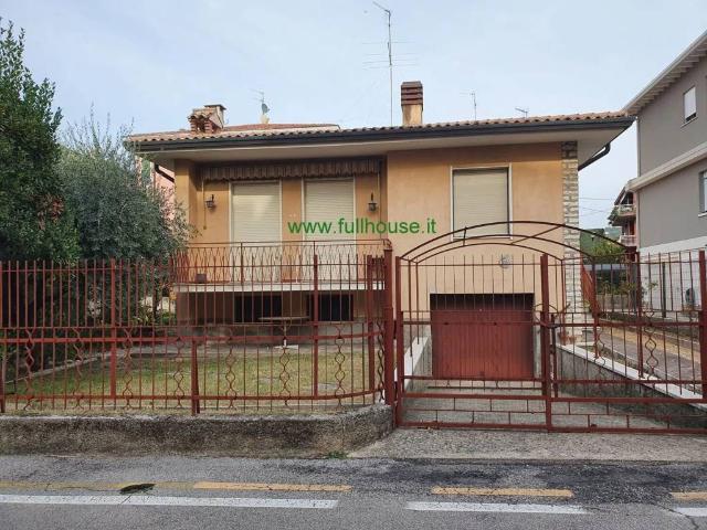 Villa in vendita a Bardolino VR