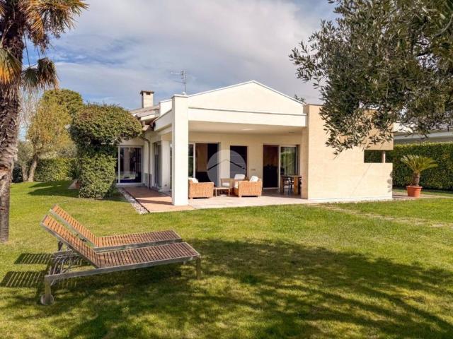 Villa in vendita a Bardolino VR