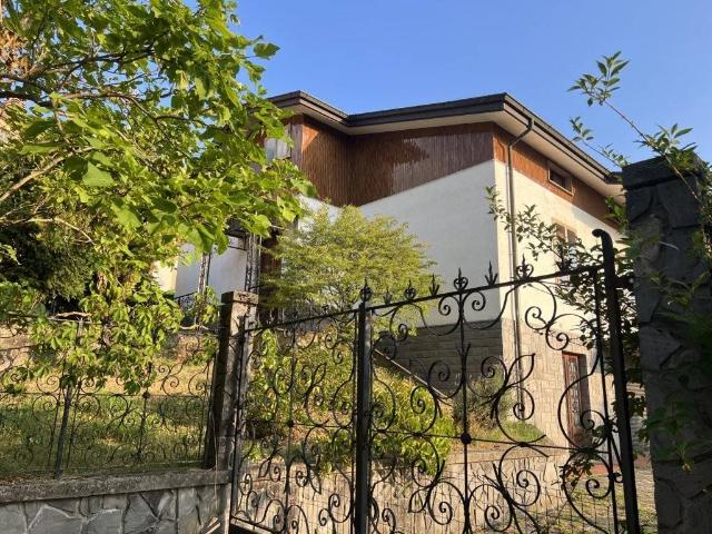 Villa in vendita a Bardi PR