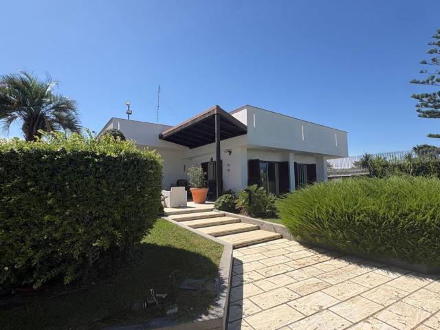 Villa in vendita a Bari BA