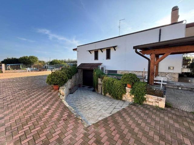 Villa in vendita a Bari BA