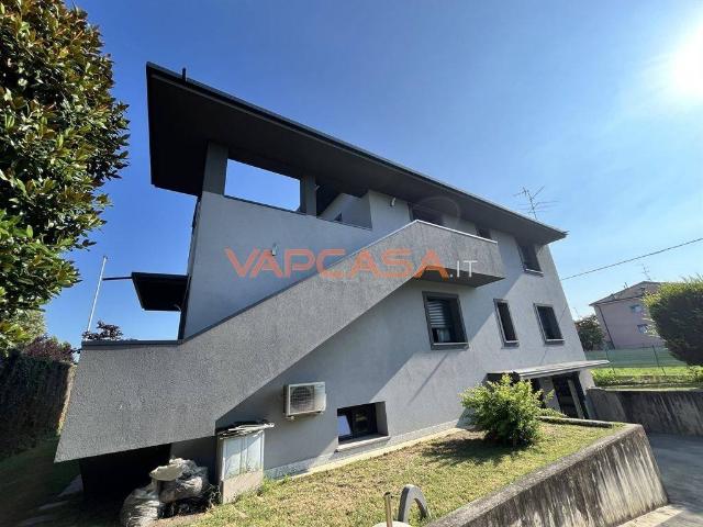 Villa in vendita a Bariano BG