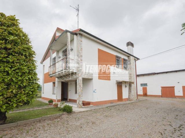 Villa in vendita a Baricella BO