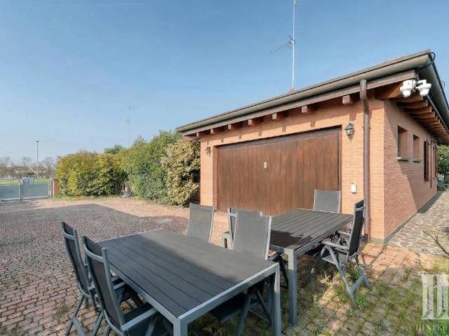 Villa in vendita a Baricella BO